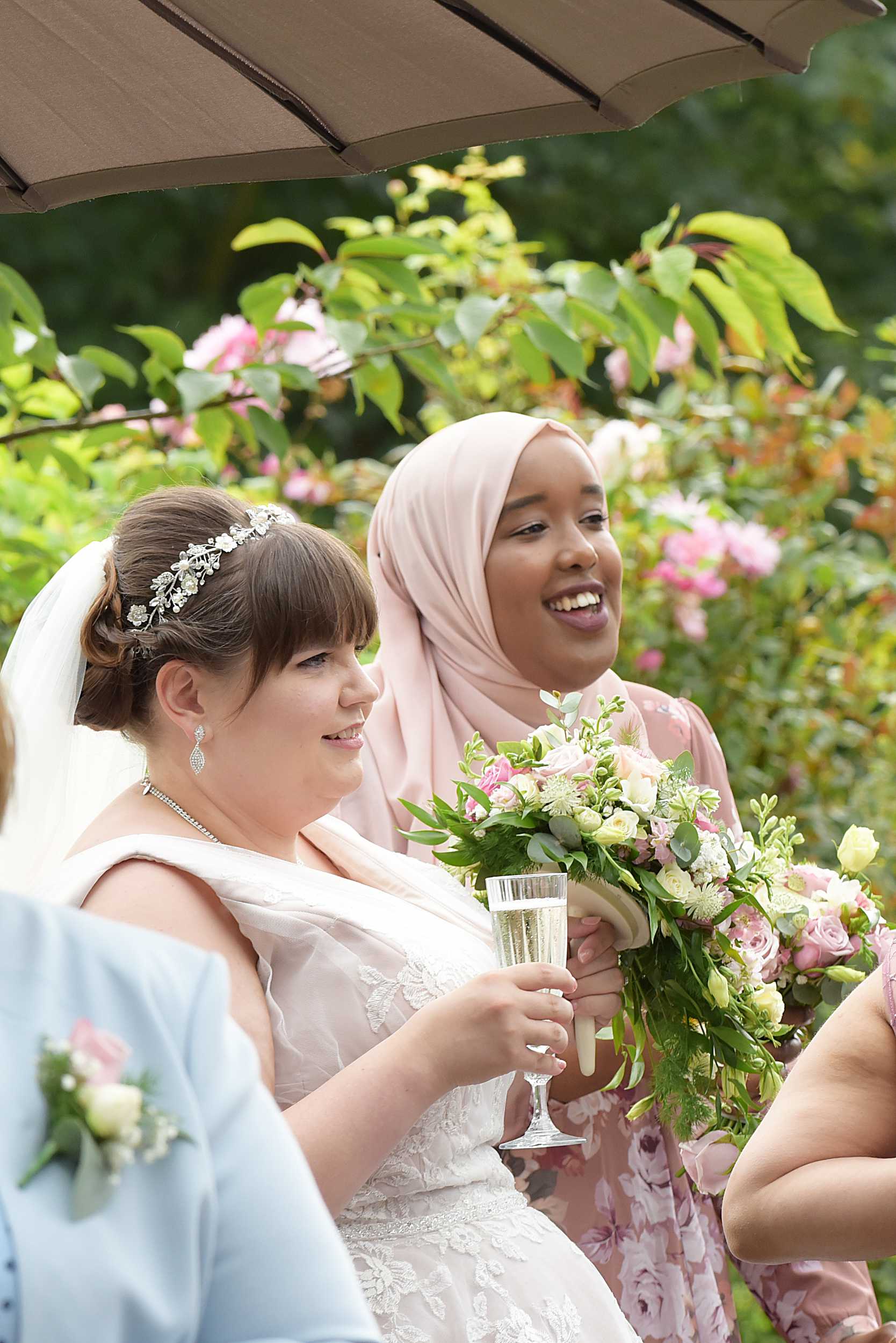 natural wedding photographer berkshire