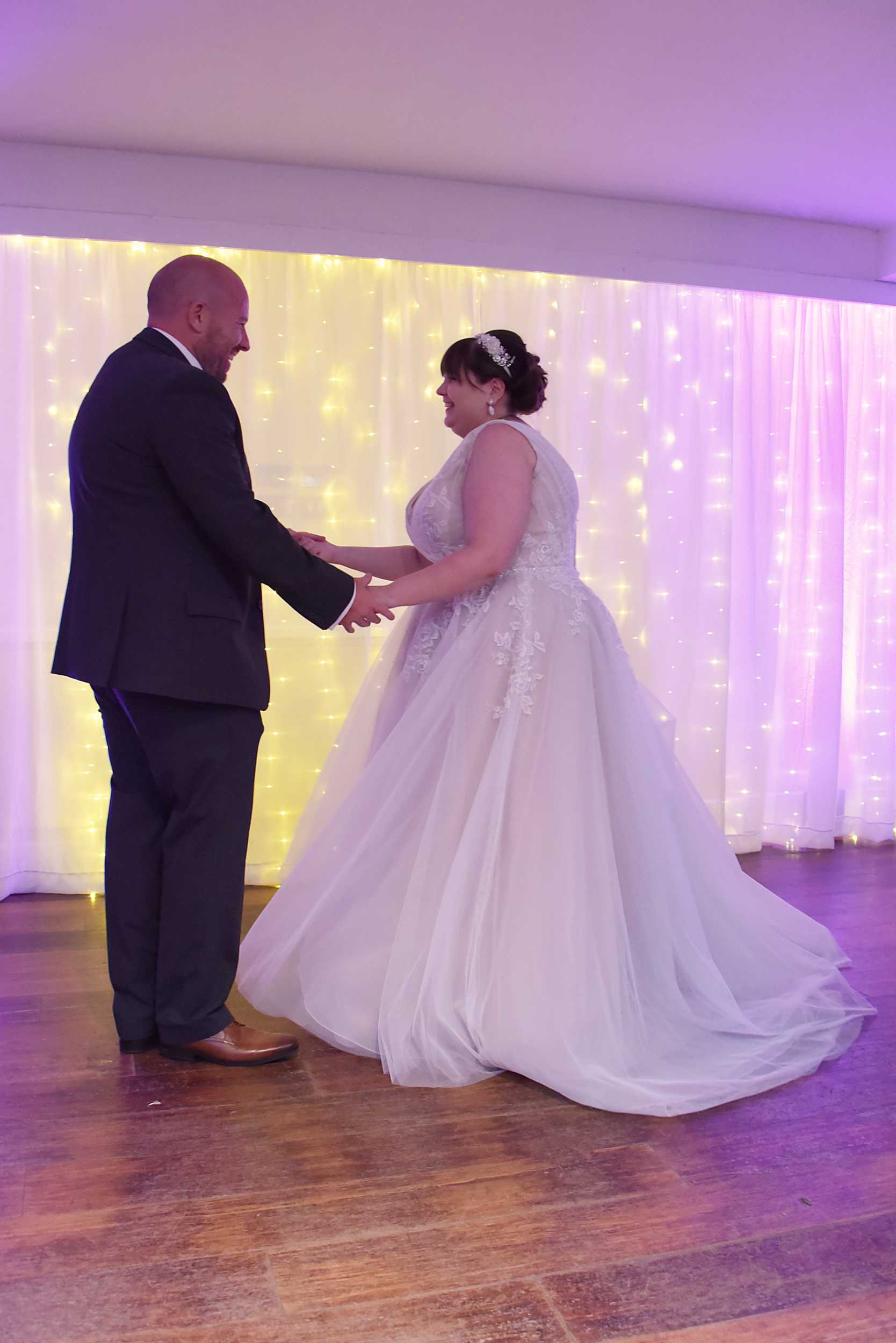white wedding cake with real flowers Stoke Place Wedding Photographer Berkshire